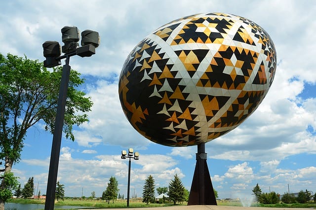 worlds-largest-pysanka-egg-1231199_640